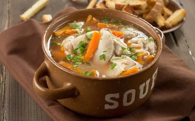 Resep Sup Ayam Rumahan yang Praktis dan Bergizi, Pilihan Menu Buka Puasa untuk Keluarga
